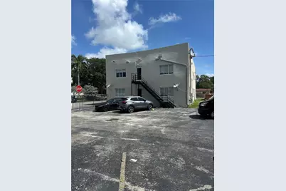 2500 NE 192nd St #6, Miami, FL 33180 - Photo 3
