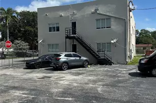 2500 NE 192 St, Miami, FL 33180 - Photo 3