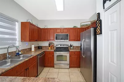 8897 SW 225th St, Cutler Bay, FL 33190 - Photo 11
