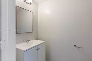 60 SW 13th St, Miami, FL 33130 - Photo 11