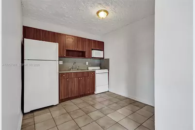 2525 Superior St #4, Opa-Locka, FL 33054 - Photo 5