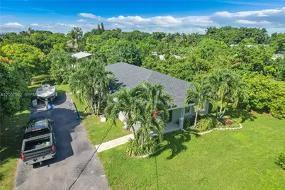 18391 SW 204th St, Miami, FL 33187 - Photo 5