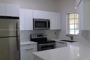18340 NW 68th Ave, Hialeah, FL 33015 - Photo 7