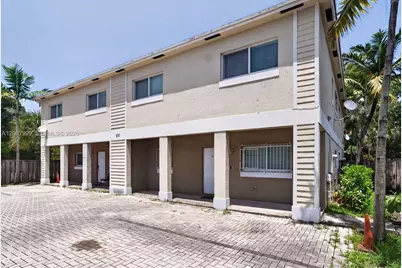 630 NW 10th Ter #4, Fort Lauderdale, FL 33311 - Photo 3