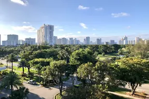 3301 N Country Club Dr, Aventura, FL 33180 - Photo 17
