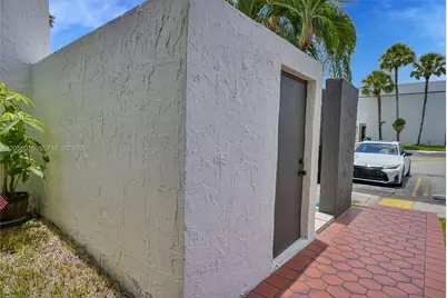 9177 Fontainebleau Blvd #3, Miami, FL 33172 - Photo 41