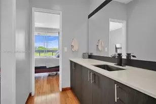 9177 Fontainebleau Blvd, Miami, FL 33172 - Photo 23