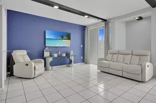 9177 Fontainebleau Blvd, Miami, FL 33172 - Photo 13