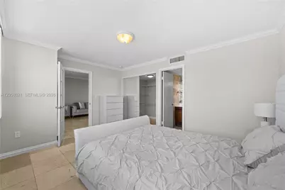 18011 Biscayne Blvd #902, Aventura, FL 33160 - Photo 9