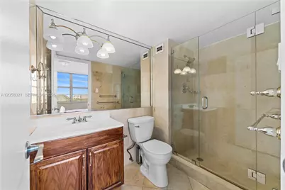 18011 Biscayne Blvd #902, Aventura, FL 33160 - Photo 7