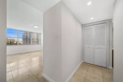 18011 Biscayne Blvd #902, Aventura, FL 33160 - Photo 17
