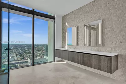 88 SW 7th St #4011, Miami, FL 33130 - Photo 13