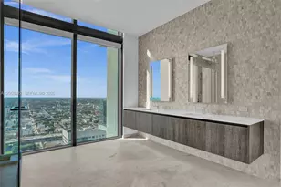 88 SW 7th St, Miami, FL 33130 - Photo 13