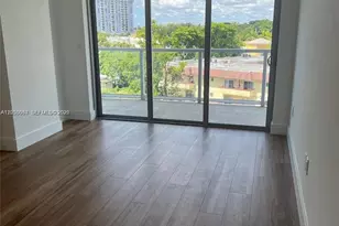 13800 Highland Dr, North Miami Beach, FL 33181 - Photo 5