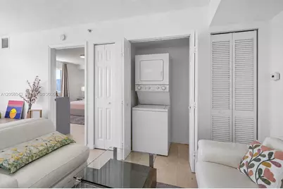 816 NW 11th St #607, Miami, FL 33136 - Photo 3