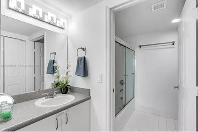 816 NW 11th St #607, Miami, FL 33136 - Photo 9