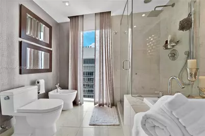 475 Brickell Ave #5013, Miami, FL 33131 - Photo 9