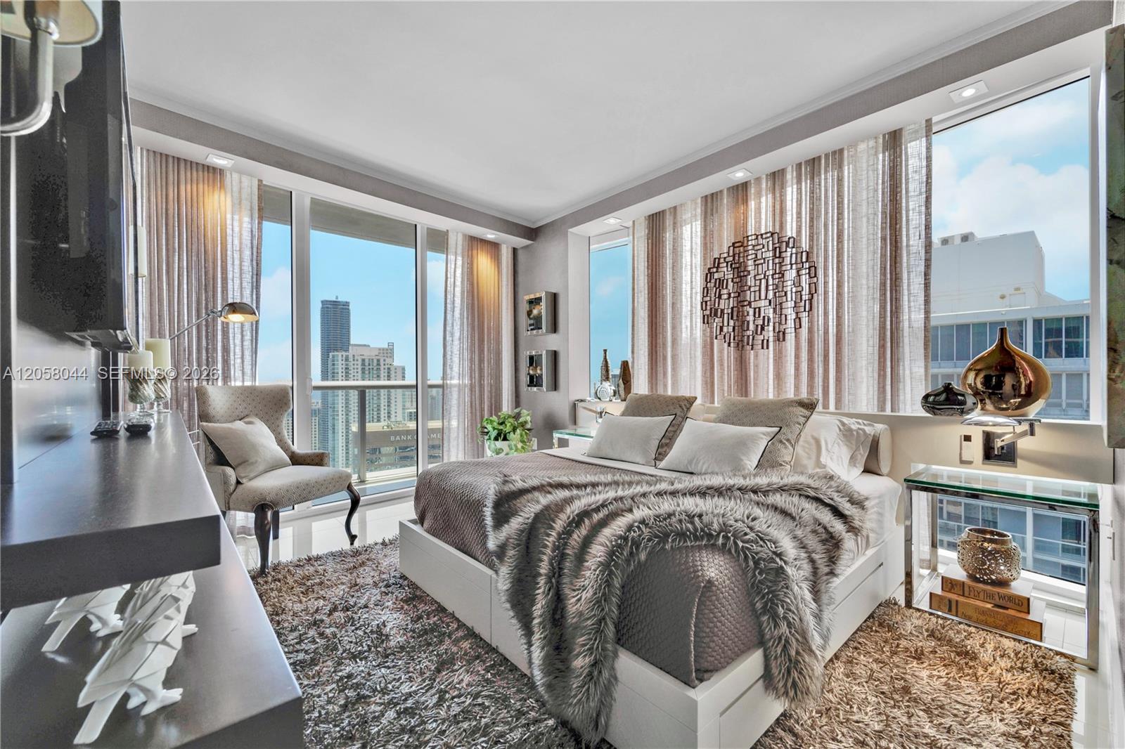 475 Brickell Ave #5013 - 475 Brickell Ave #5013, Miami, FL 33131 Luxury Property | Jose Angel Pina