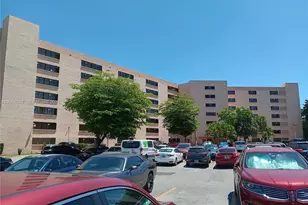 9688 Fontainebleau Blvd, Miami, FL 33172 - Photo 5