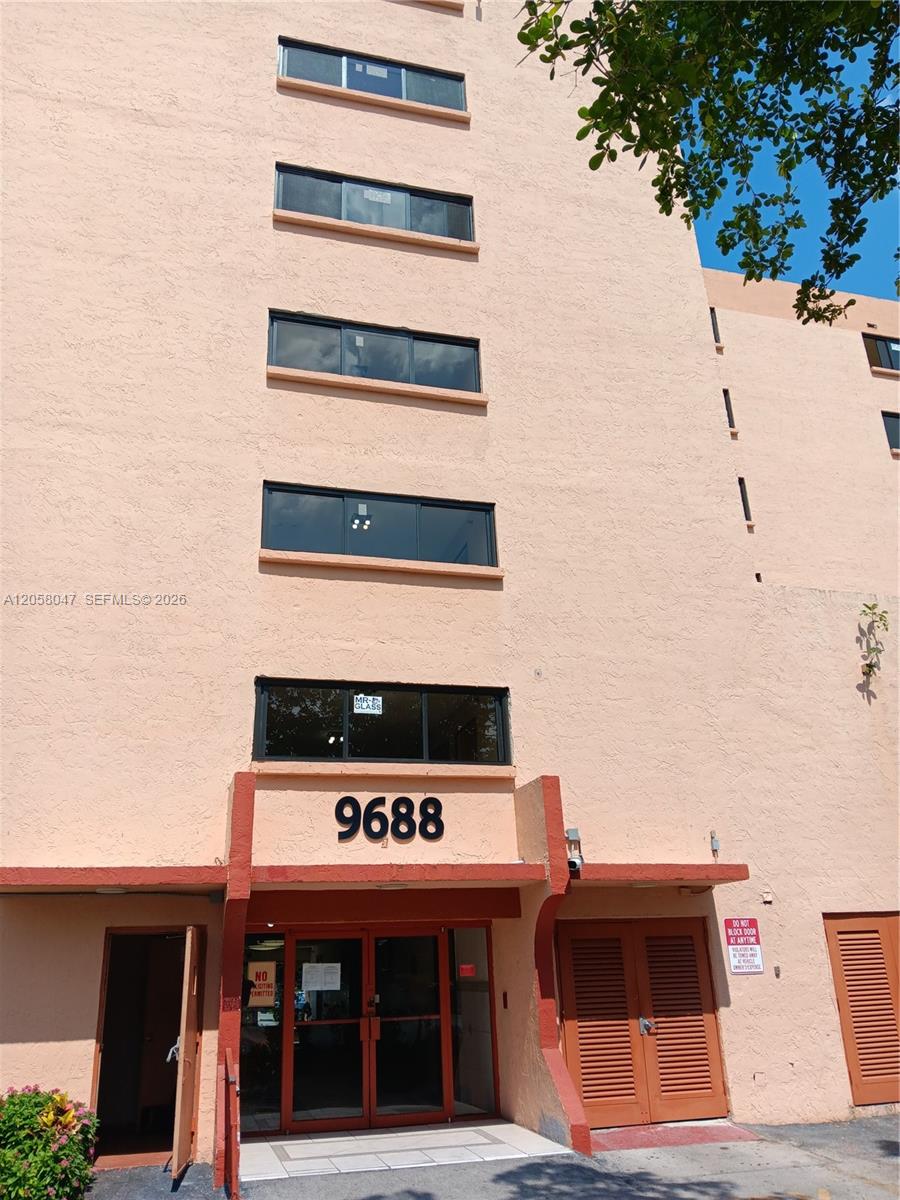 9688 Fontainebleau Blvd #502 main architectural view
