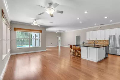 3140 Fairways Dr, Homestead, FL 33035 - Photo 5