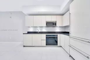 1010 Brickell Ave, Miami, FL 33131 - Photo 11