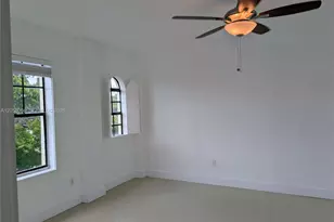 934 Michigan Ave, Miami Beach, FL 33139 - Photo 9