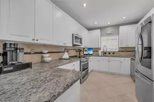 7565 NW 19th Dr, Pembroke Pines, FL 33024 - Photo 17