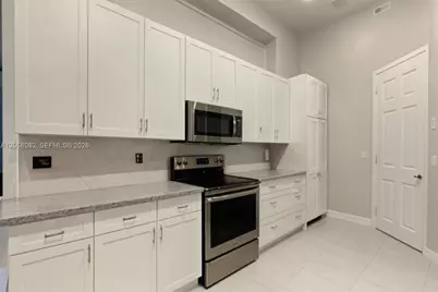 8155 Cypress Point Rd, West Palm Beach, FL 33412 - Photo 7