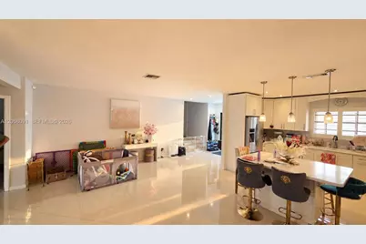 565 NE 179th Dr, North Miami Beach, FL 33162 - Photo 5