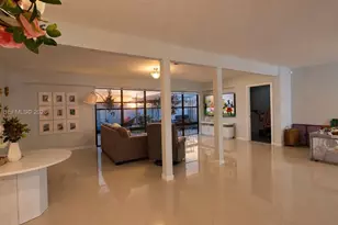 565 NE 179th Dr, North Miami Beach, FL 33162 - Photo 7
