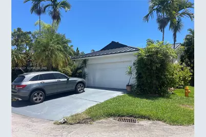 8514 SW 209th Ln, Cutler Bay, FL 33189 - Photo 5