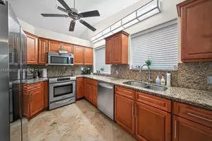 8514 SW 209th Ln, Cutler Bay, FL 33189 - Photo 11