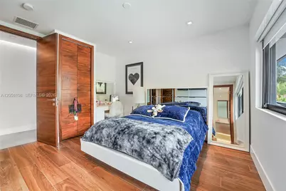 60 Shore Dr W, Miami, FL 33133 - Photo 15