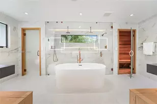 60 Shore Dr W, Miami, FL 33133 - Photo 23