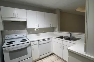 14124 SW 121st Pl, Miami, FL 33186 - Photo 3