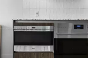 159 NE 6th St, Miami, FL 33132 - Photo 9