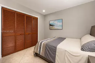 2401 Collins Ave, Miami Beach, FL 33140 - Photo 21