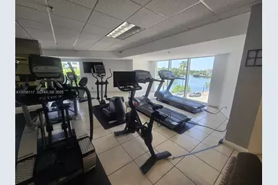 2401 Collins Ave #1709, Miami Beach, FL 33140 - Photo 29