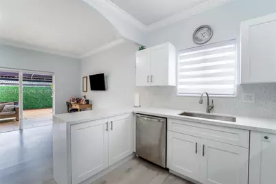 15819 SW 54th Ter, Miami, FL 33185 - Photo 11