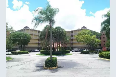 8290 Lake Dr #405, Doral, FL 33166 - Photo 17