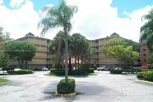 8290 Lake Dr, Doral, FL 33166 - Photo 17