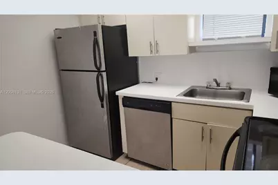 8290 Lake Dr #405, Doral, FL 33166 - Photo 3