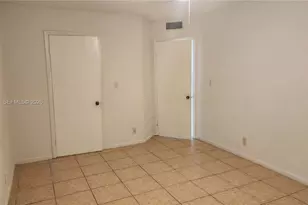 8290 Lake Dr, Doral, FL 33166 - Photo 7