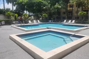 8290 Lake Dr, Doral, FL 33166 - Photo 23