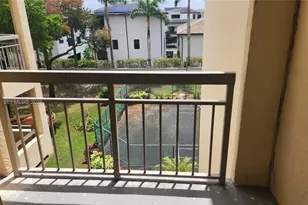 8290 Lake Dr, Doral, FL 33166 - Photo 15