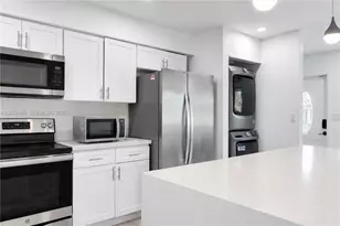 8720 NW 11th St, Pembroke Pines, FL 33024 - Photo 13