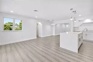 8720 NW 11th St, Pembroke Pines, FL 33024 - Photo 3