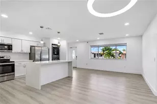 8720 NW 11th St, Pembroke Pines, FL 33024 - Photo 11