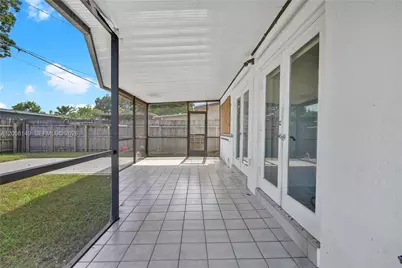 8720 NW 11th St, Pembroke Pines, FL 33024 - Photo 21